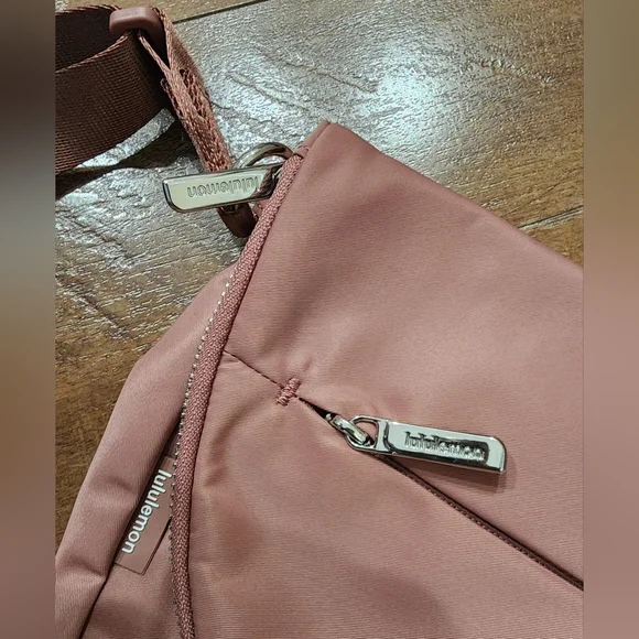 NWT Lululemon All Night Festival Bag, 5L - Picture 5 of 13